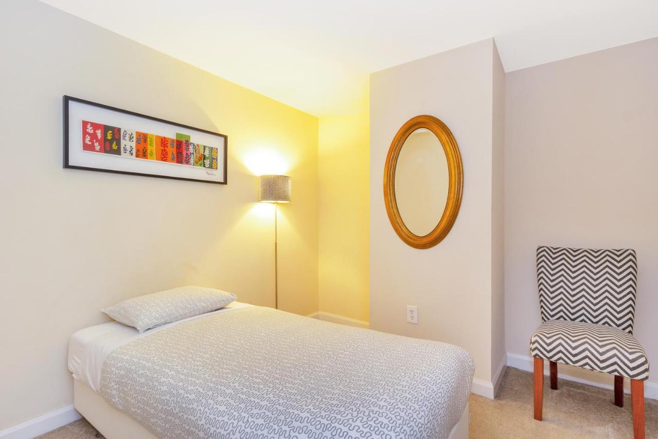 Dharma Home Suites Jc At Exchange Place Джерси-Сити Экстерьер фото