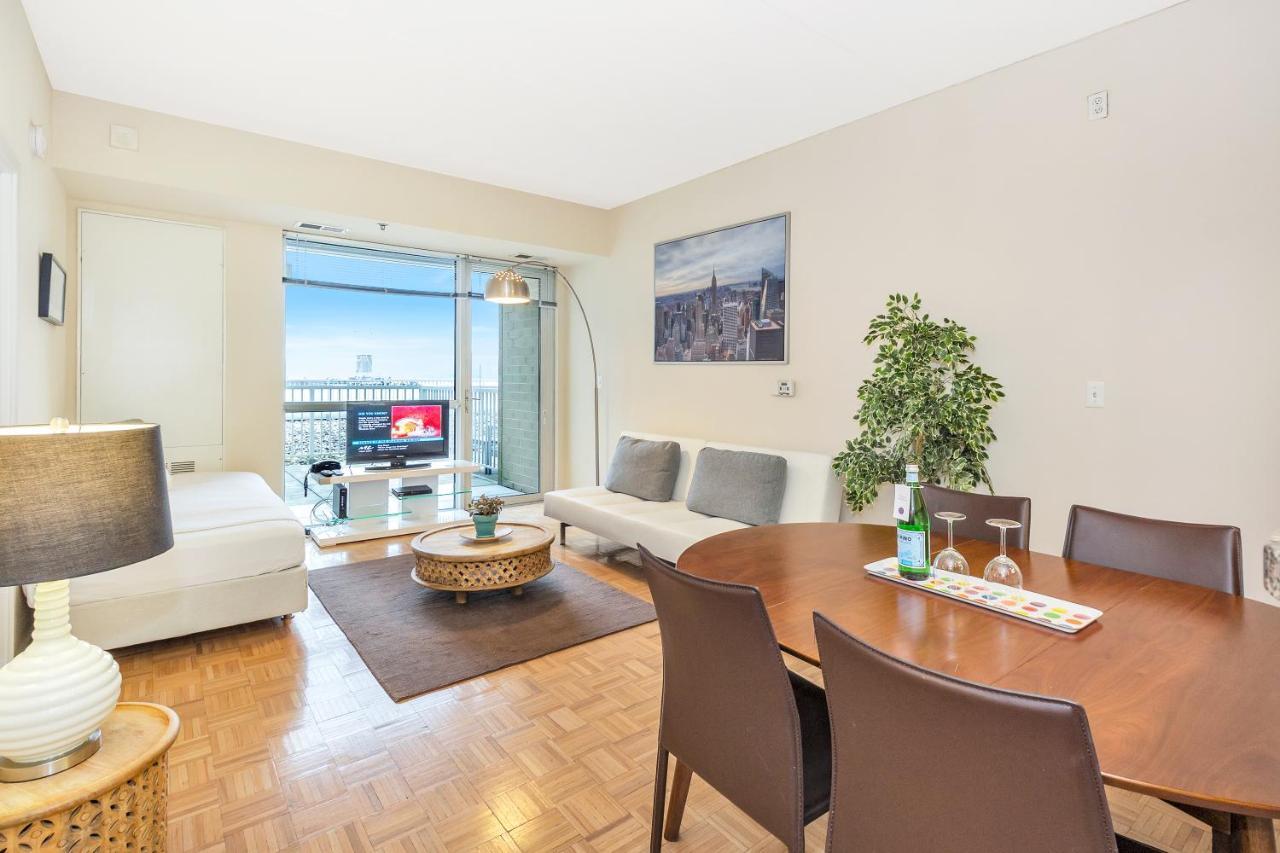 Dharma Home Suites Jc At Exchange Place Джерси-Сити Экстерьер фото